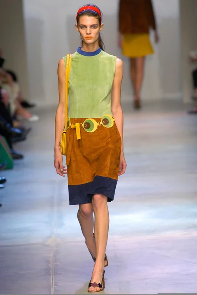 Look 13
